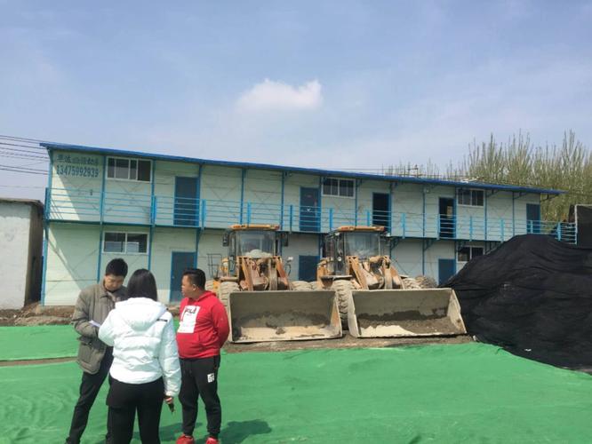 歷城區(qū)環(huán)保局項目科匯同專家對五家企業(yè)所報環(huán)評報告表項目進行現(xiàn)場