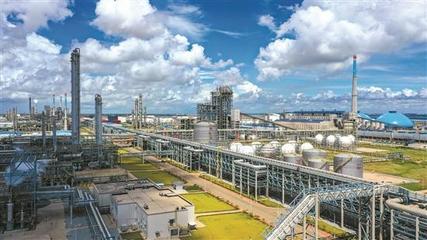 湛江經(jīng)濟技術(shù)開發(fā)區(qū):綠色低碳循環(huán)現(xiàn)代產(chǎn)業(yè)園加速崛起